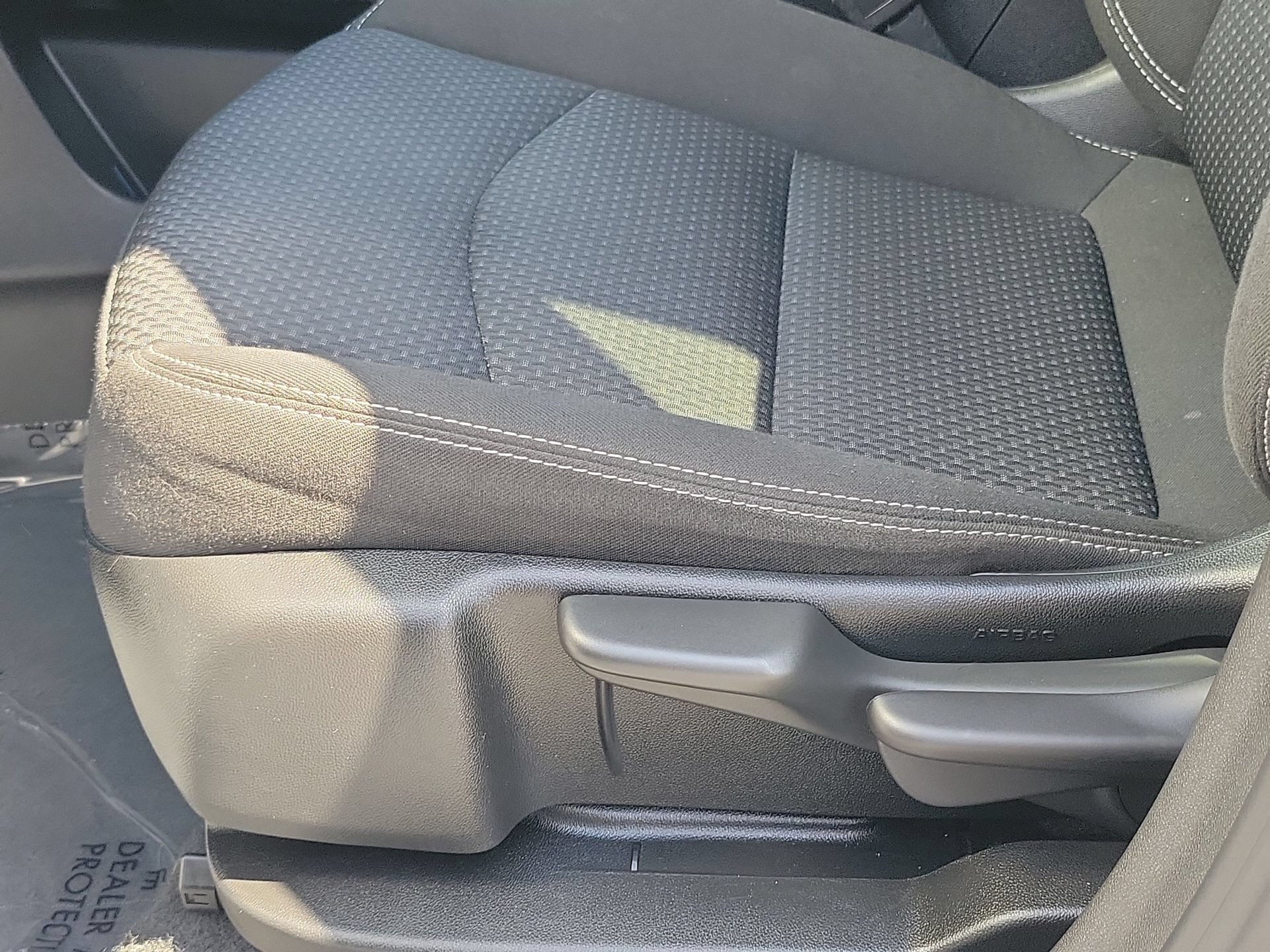 Used 2024 GMC Terrain SLE FWD image 17