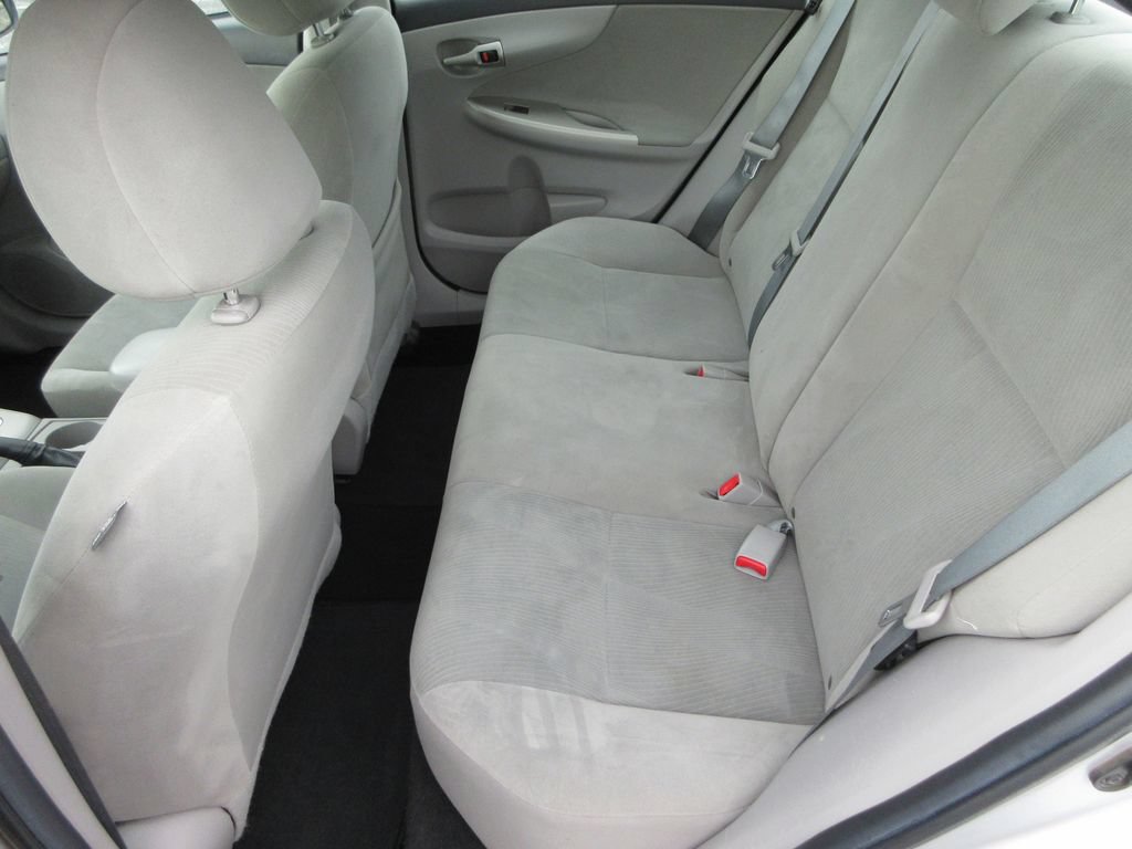 Used 2012 Toyota Corolla LE FWD image 13