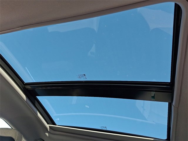 Used 2022 Chevrolet Malibu LT image 14