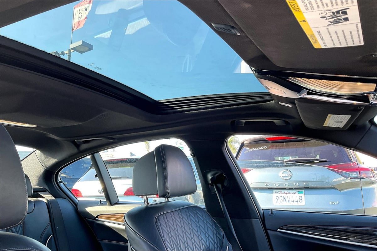 Used 2019 BMW 540i w/ Executive Package RWD image 22