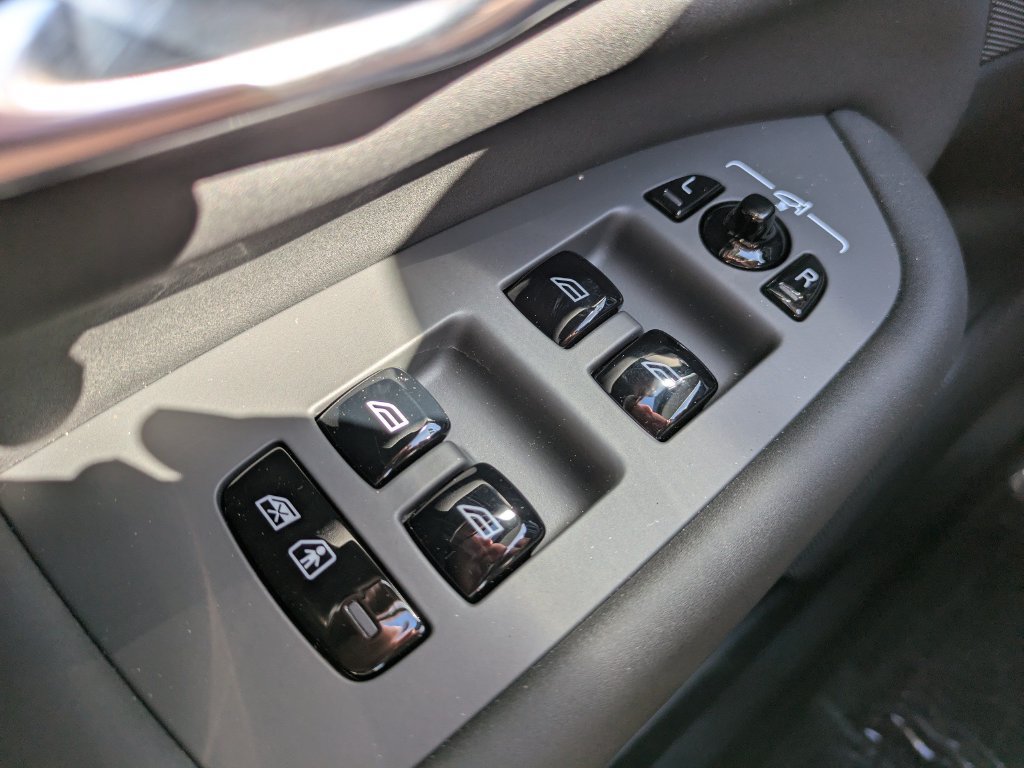 New 2027 Volvo XC90 B6 Plus AWD/4WD image 24