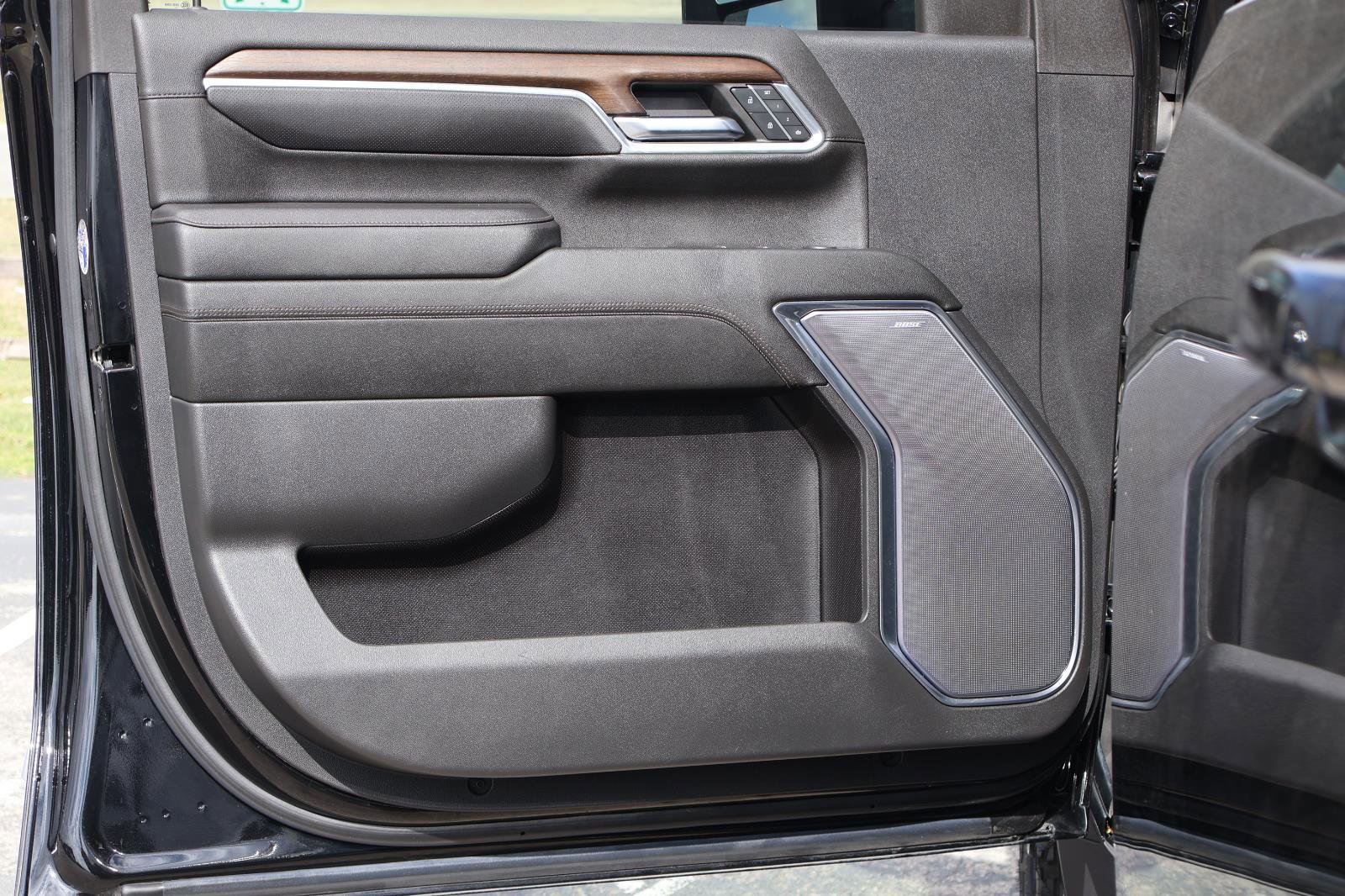 Used 2024 Chevrolet Silverado 2500 High Country w/ High Country Premium Package image 12