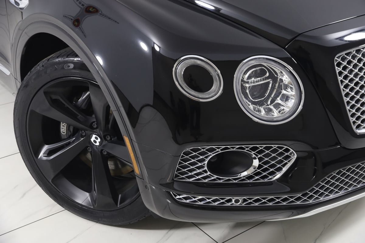 Used 2018 Bentley Bentayga AWD/4WD image 23