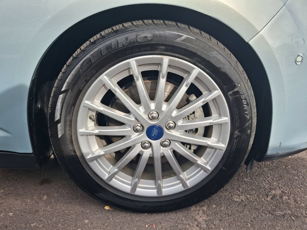 Used 2013 Ford C-MAX Energi SEL FWD image 10