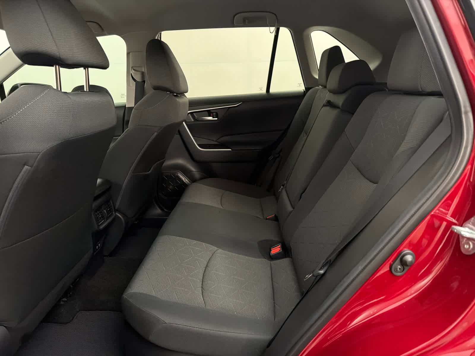 Used 2021 Toyota RAV4 XLE image 16