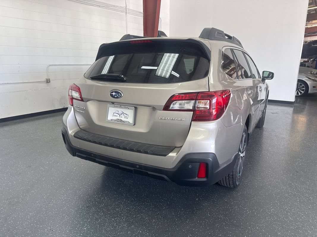 Used 2018 Subaru Outback 2.5i Limited AWD/4WD image 4