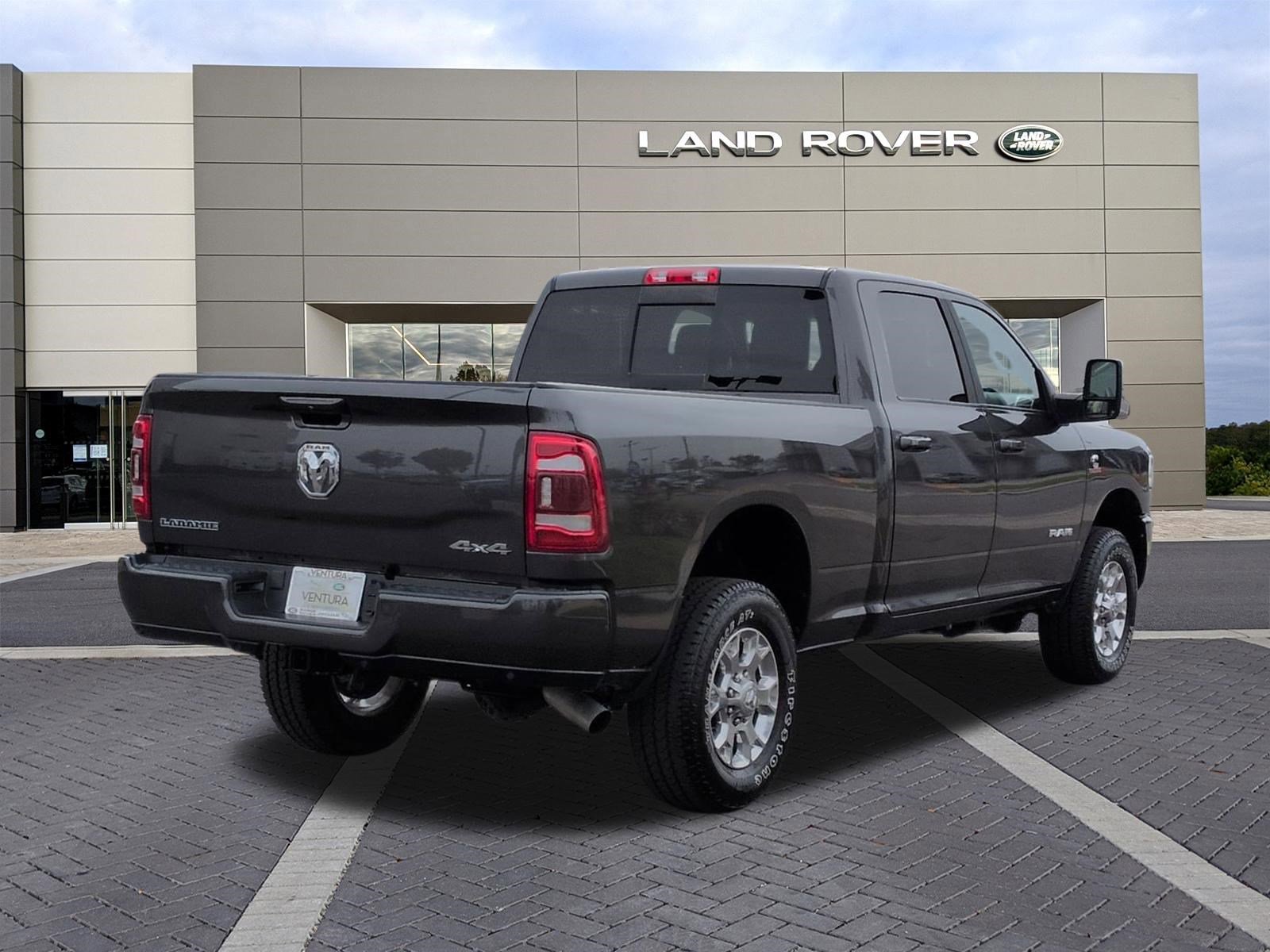 Used 2024 RAM 2500 Laramie AWD/4WD image 5