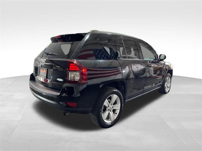 Used 2016 Jeep Compass Latitude AWD/4WD image 5