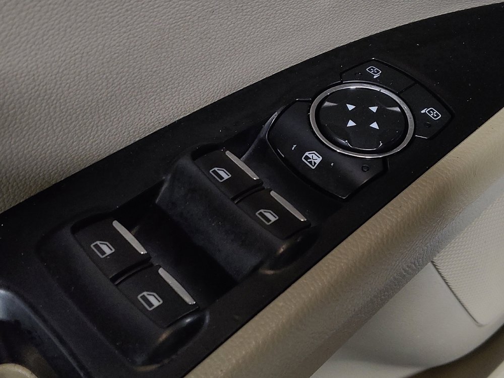 Used 2019 Ford Fusion SEL image 27