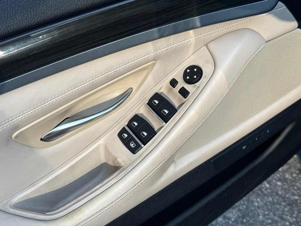 Used 2016 BMW 550i Sedan RWD image 15