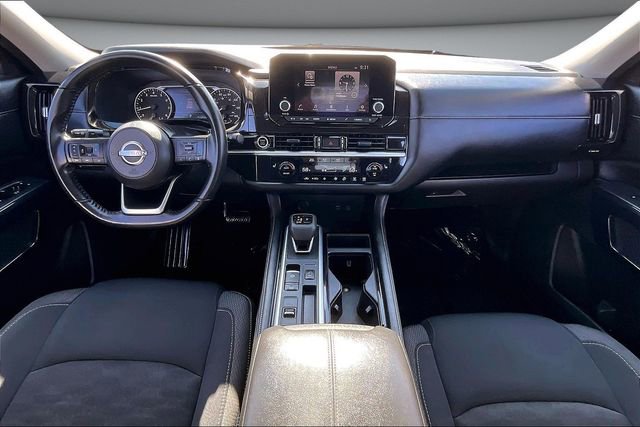 Certified 2024 Nissan Pathfinder SV FWD image 7