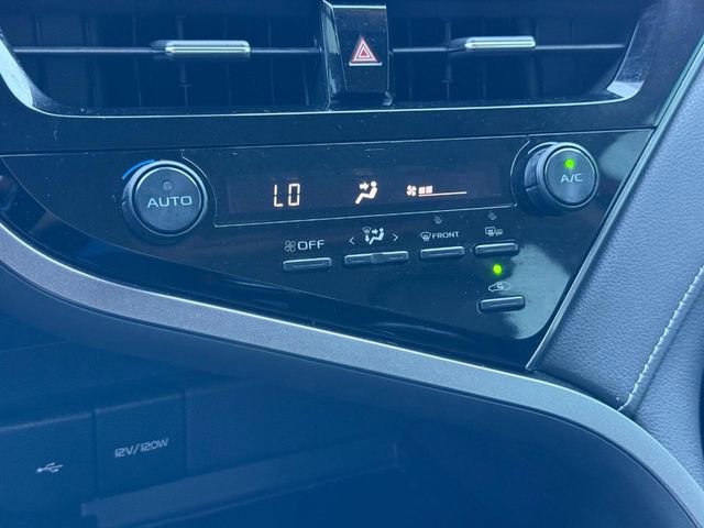 Used 2021 Toyota Camry SE w/ Blackout Package (TMS) FWD image 18