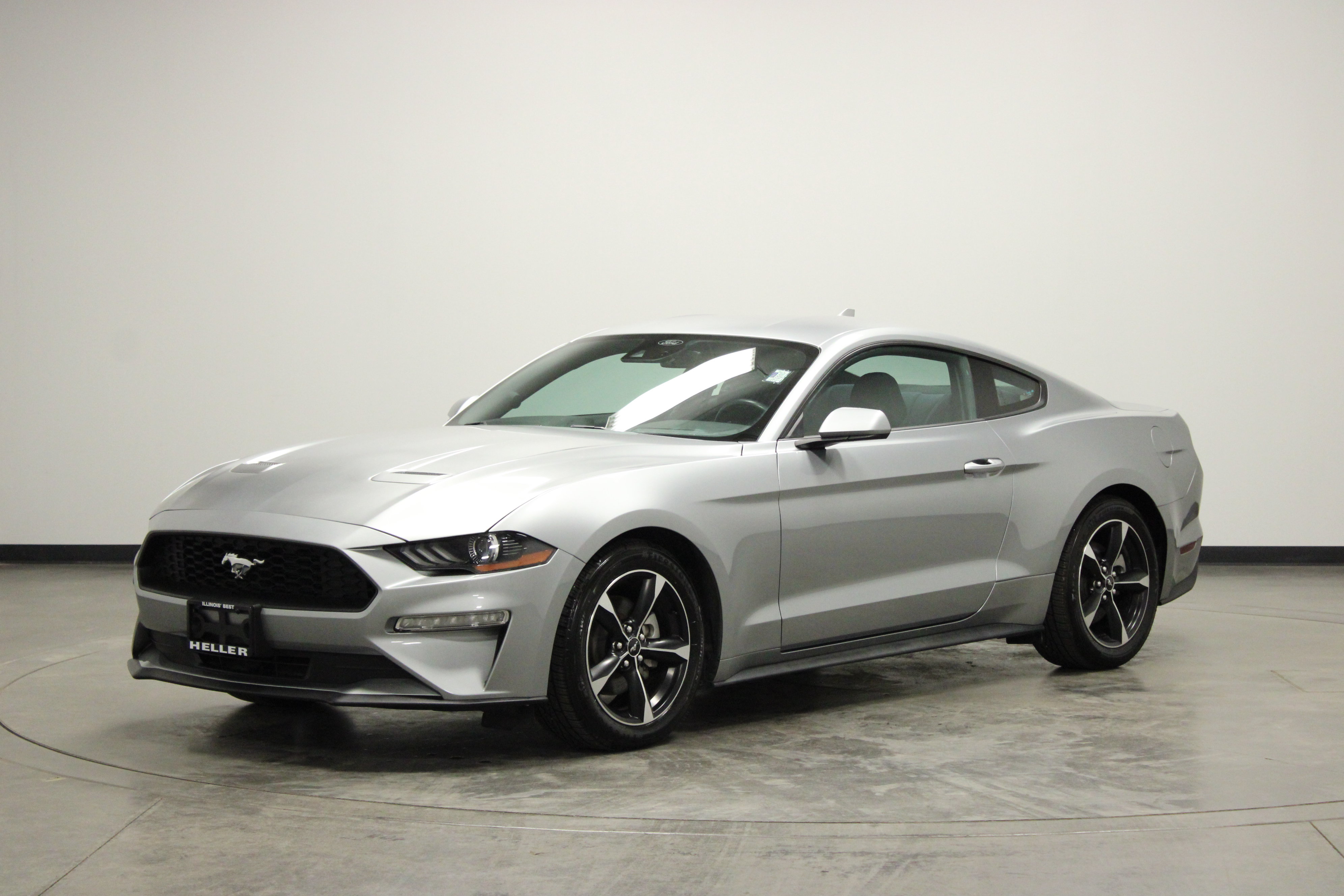Used 2022 Ford Mustang Coupe RWD image 4