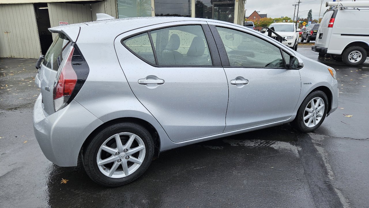 Used 2015 Toyota Prius C Four image 8