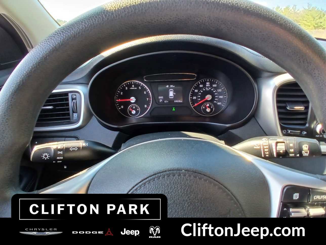 Used 2020 Kia Sorento LX AWD/4WD image 21