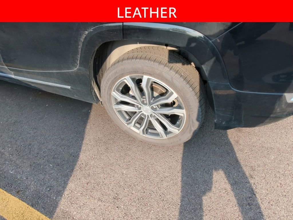 Used 2020 GMC Terrain Denali w/ Denali Premium Package AWD/4WD image 4