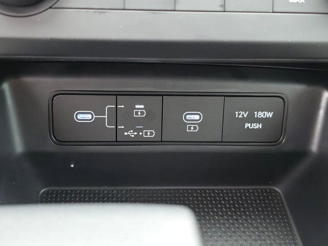 Certified 2025 Hyundai Tucson SE image 8