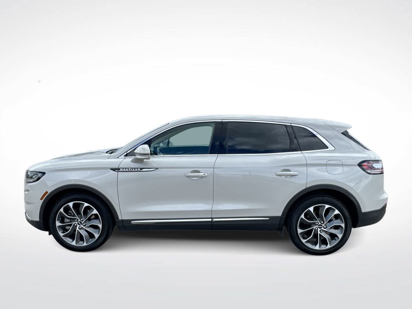 Used 2023 Lincoln Nautilus Reserve AWD/4WD image 5
