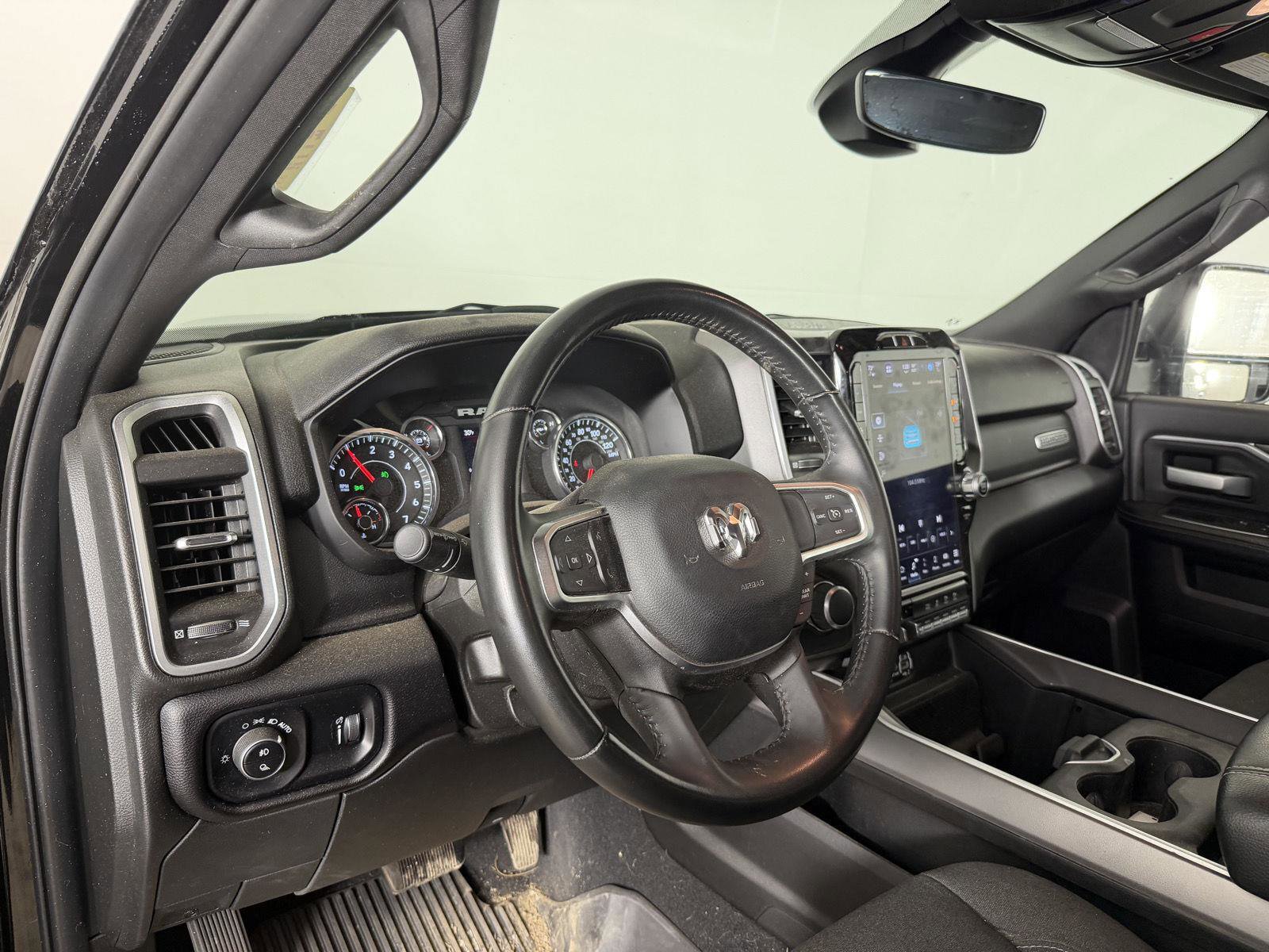 Used 2024 RAM 3500 Big Horn w/ Sport Appearance Package AWD/4WD image 17