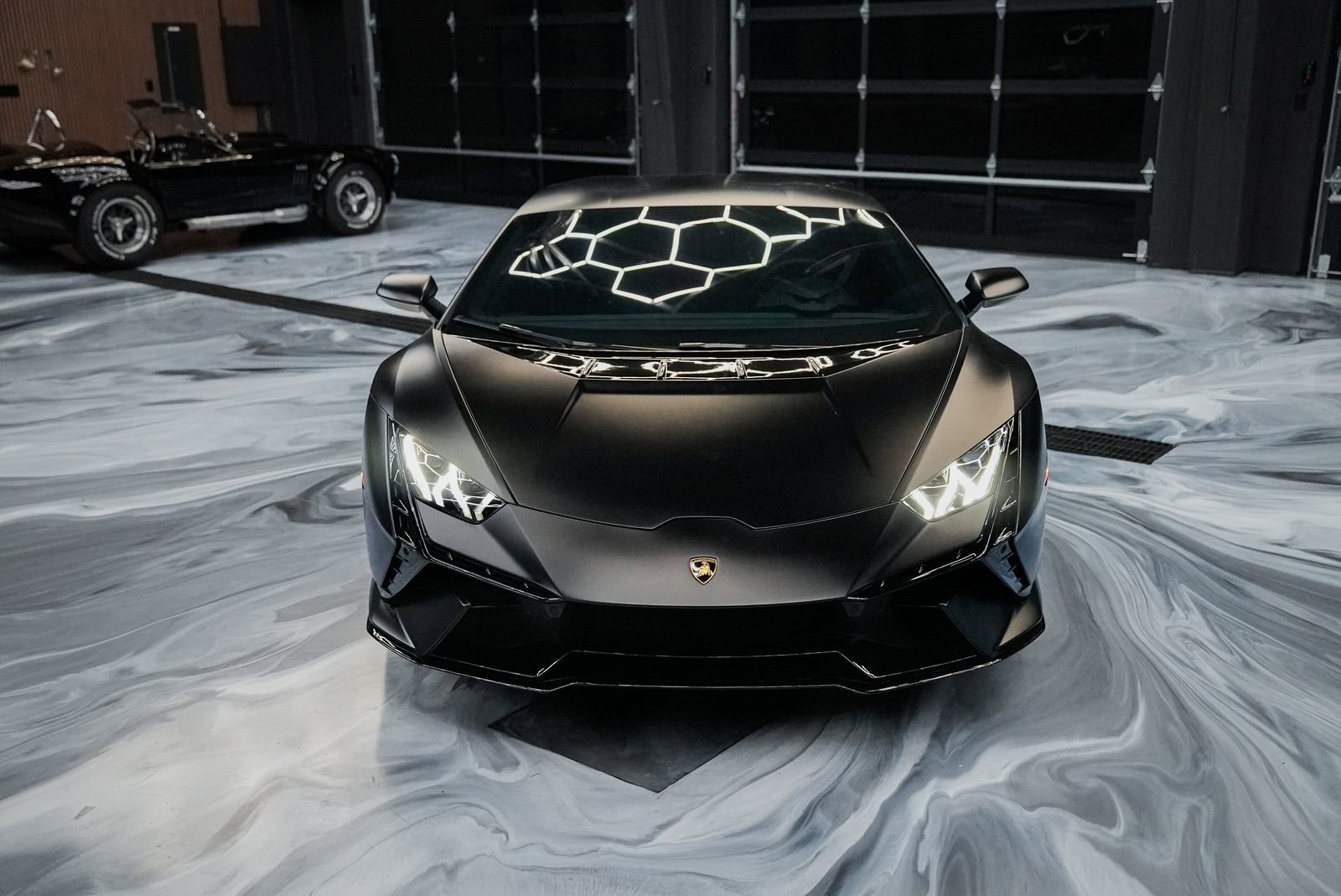 Used 2023 Lamborghini Huracan Tecnica RWD image 2
