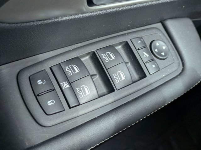 Used 2024 Chrysler Pacifica Limited w/ S Appearance Package FWD image 21