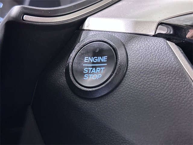 Used 2022 Ford Escape SE w/ SE Sport Appearance Package image 17