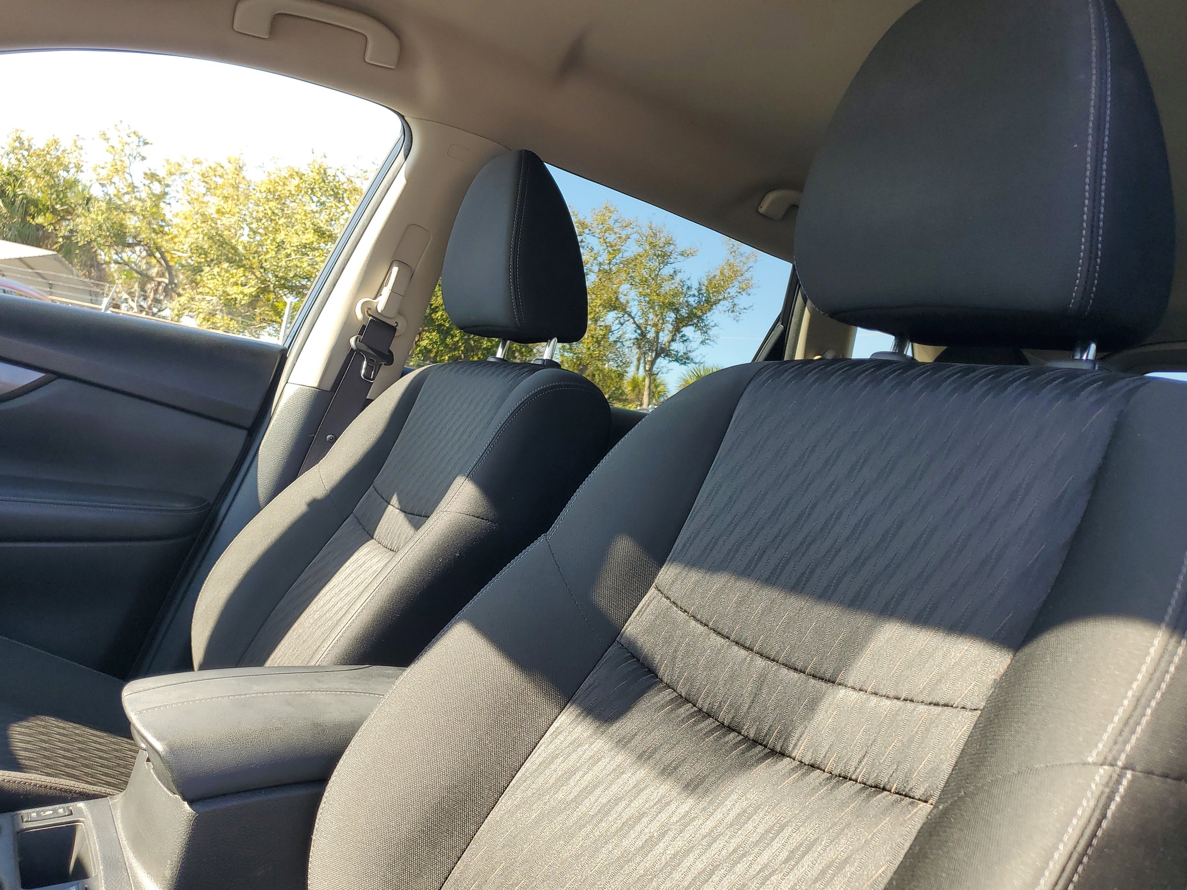 Used 2020 Nissan Rogue SV image 22