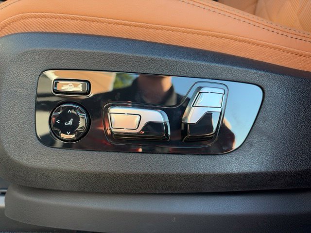 New 2027 BMW X7 xDrive40i w/ M Sport Package AWD/4WD image 13