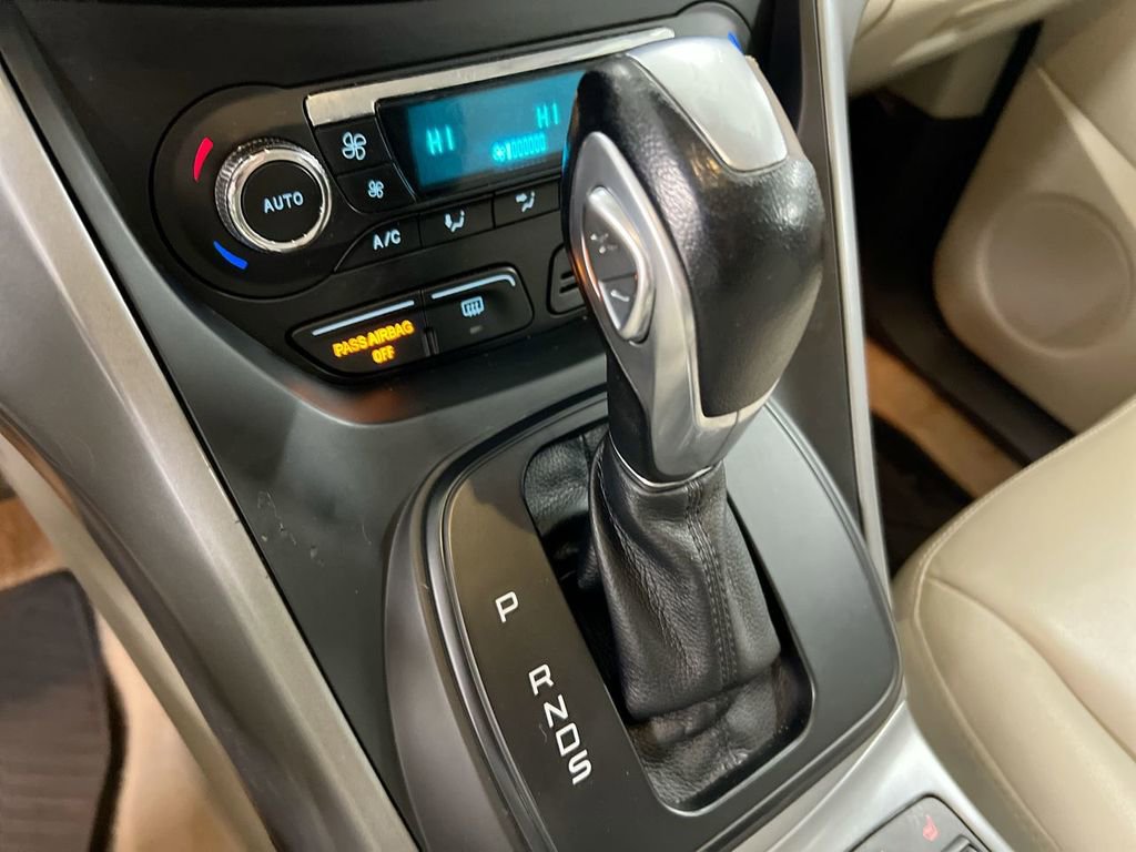Used 2015 Ford Escape SE w/ Equipment Group 201A image 17