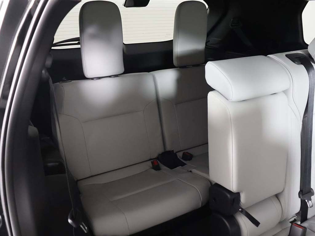 New 2025 Mitsubishi Outlander AWD image 43