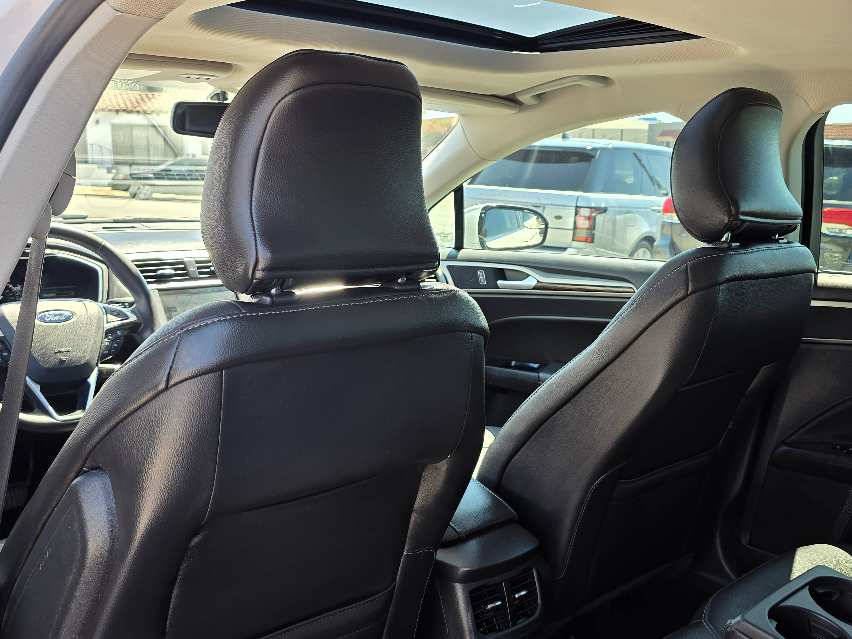 Used 2015 Ford Fusion SE w/ Equipment Group 202A FWD image 18