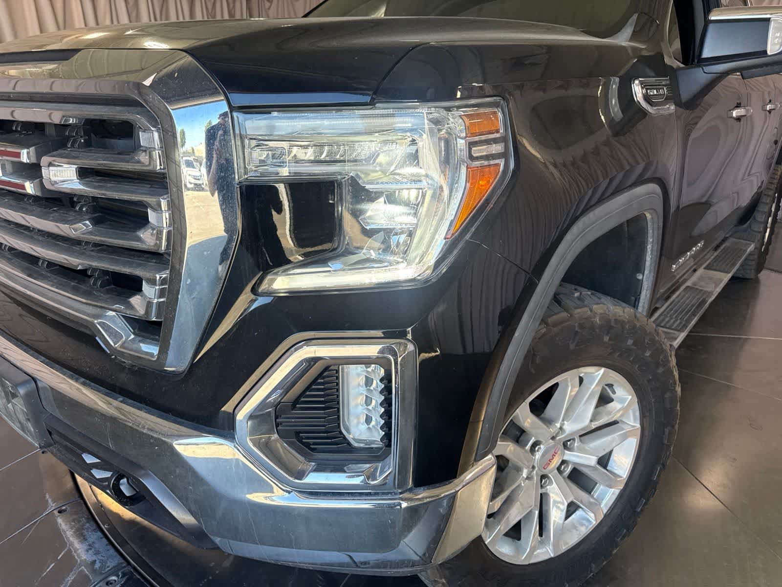 Used 2020 GMC Sierra 1500 SLT w/ SLT Premium Package AWD/4WD image 9