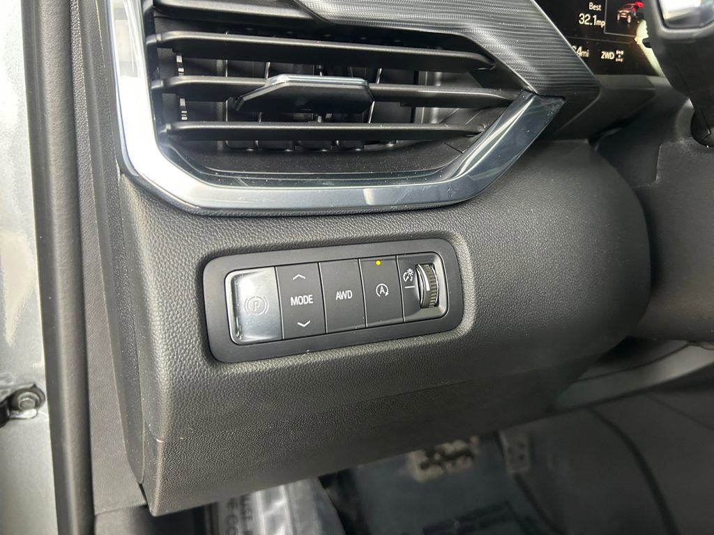 Used 2025 GMC Acadia Elevation image 21