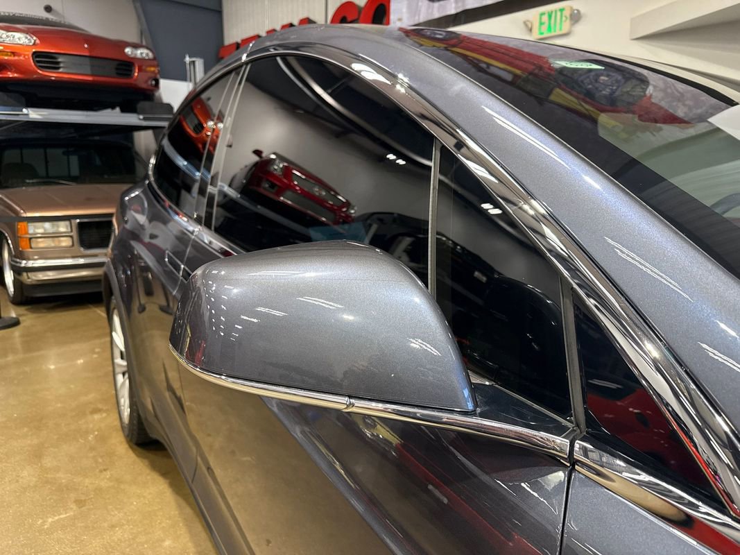 Used 2020 Tesla Model X image 60