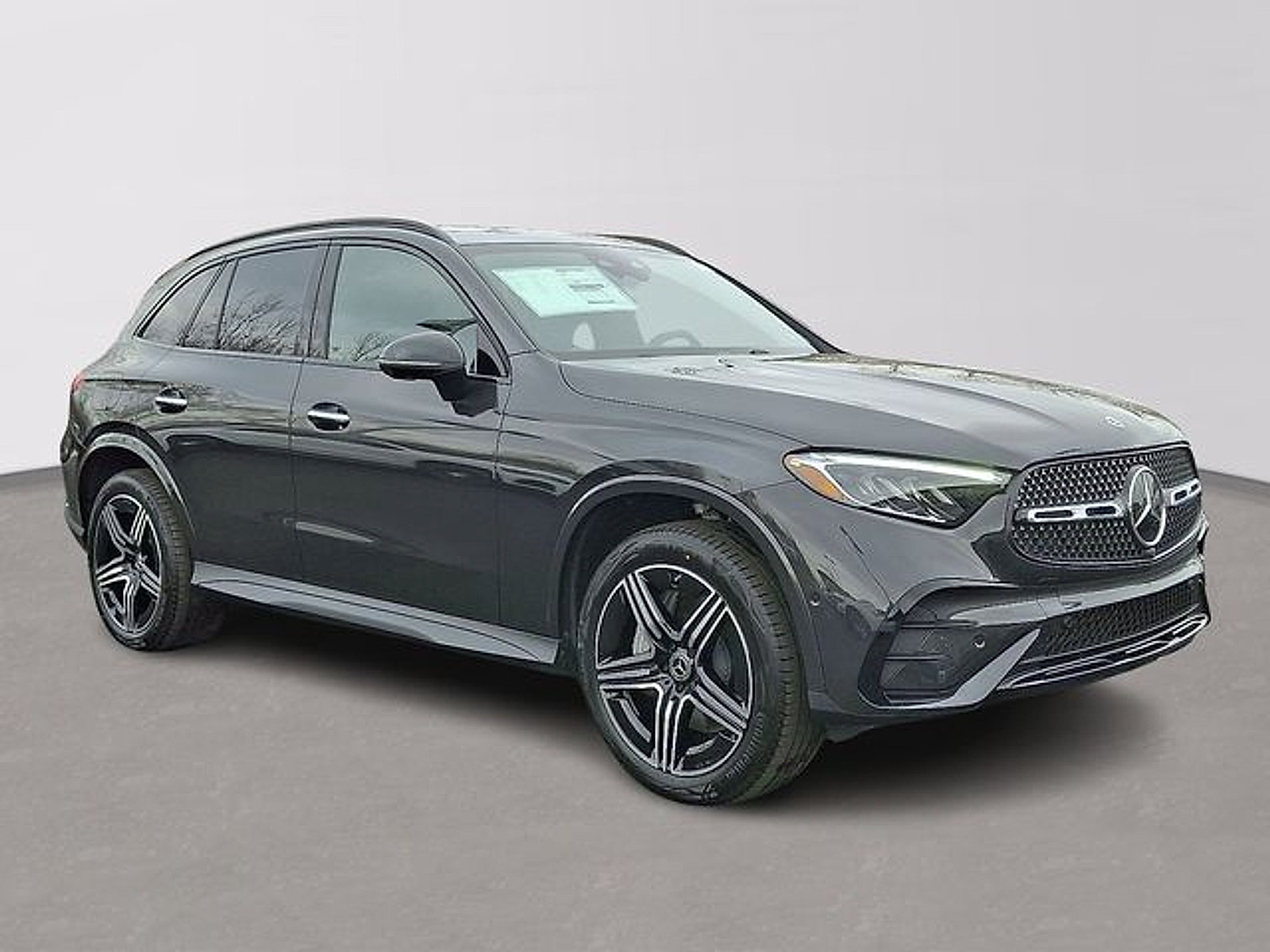 Used 2026 Mercedes-Benz GLC 300 4MATIC image 3