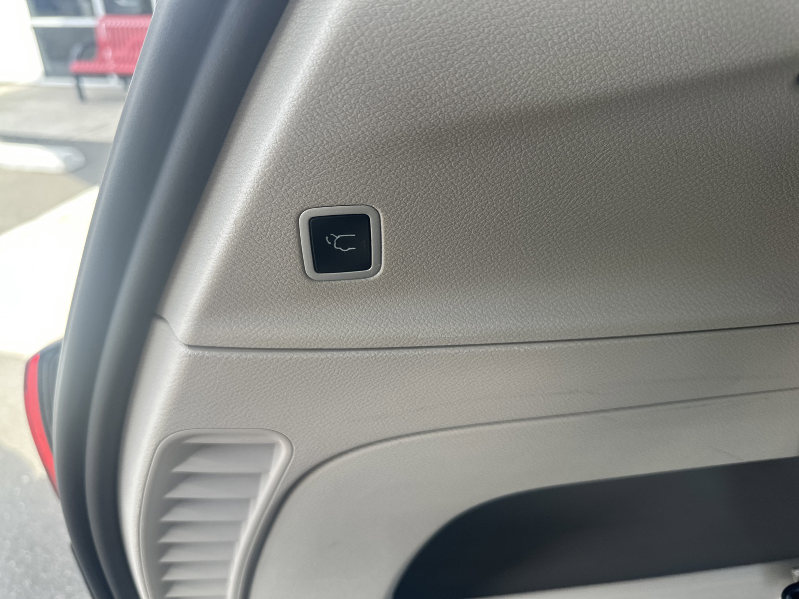 Used 2023 Chrysler Voyager LX FWD image 26