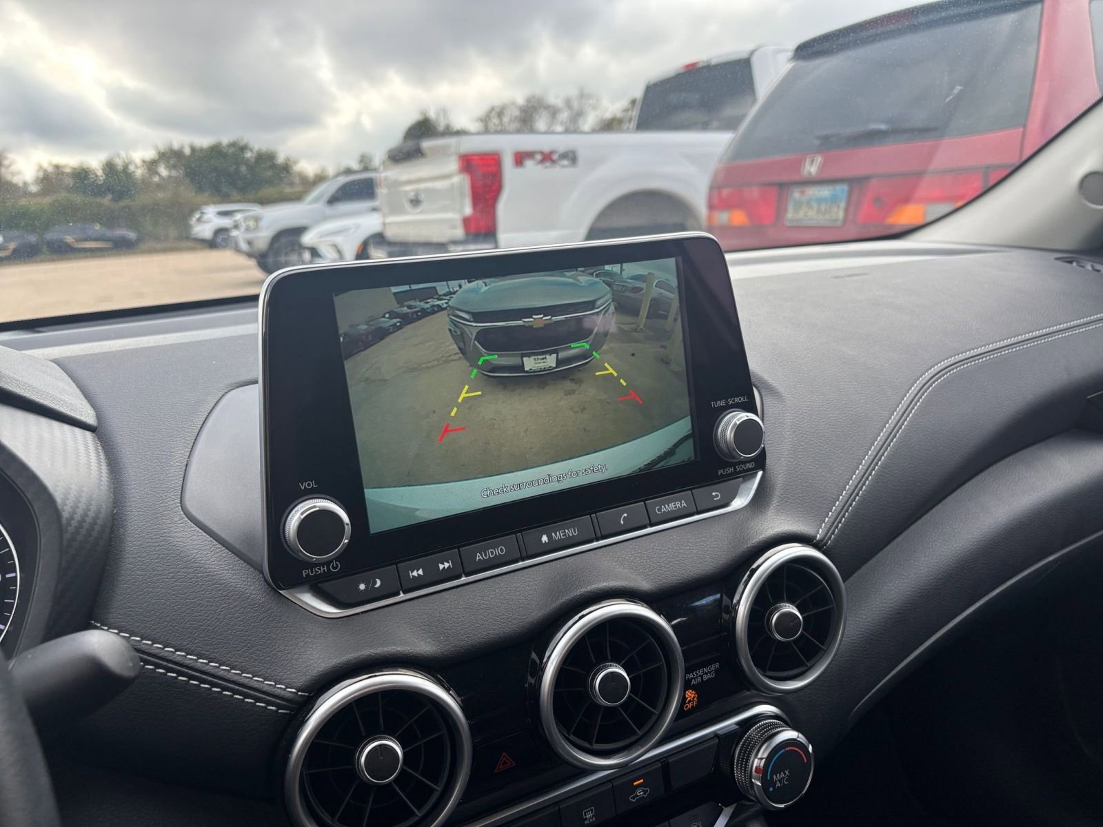 Used 2025 Nissan Sentra SV image 17