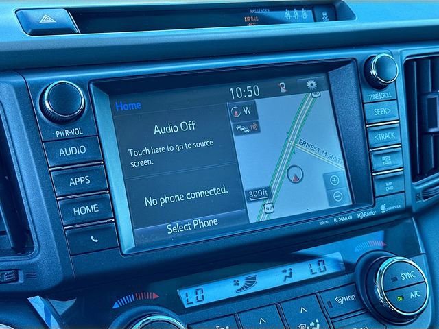 Used 2018 Toyota RAV4 XLE FWD image 15