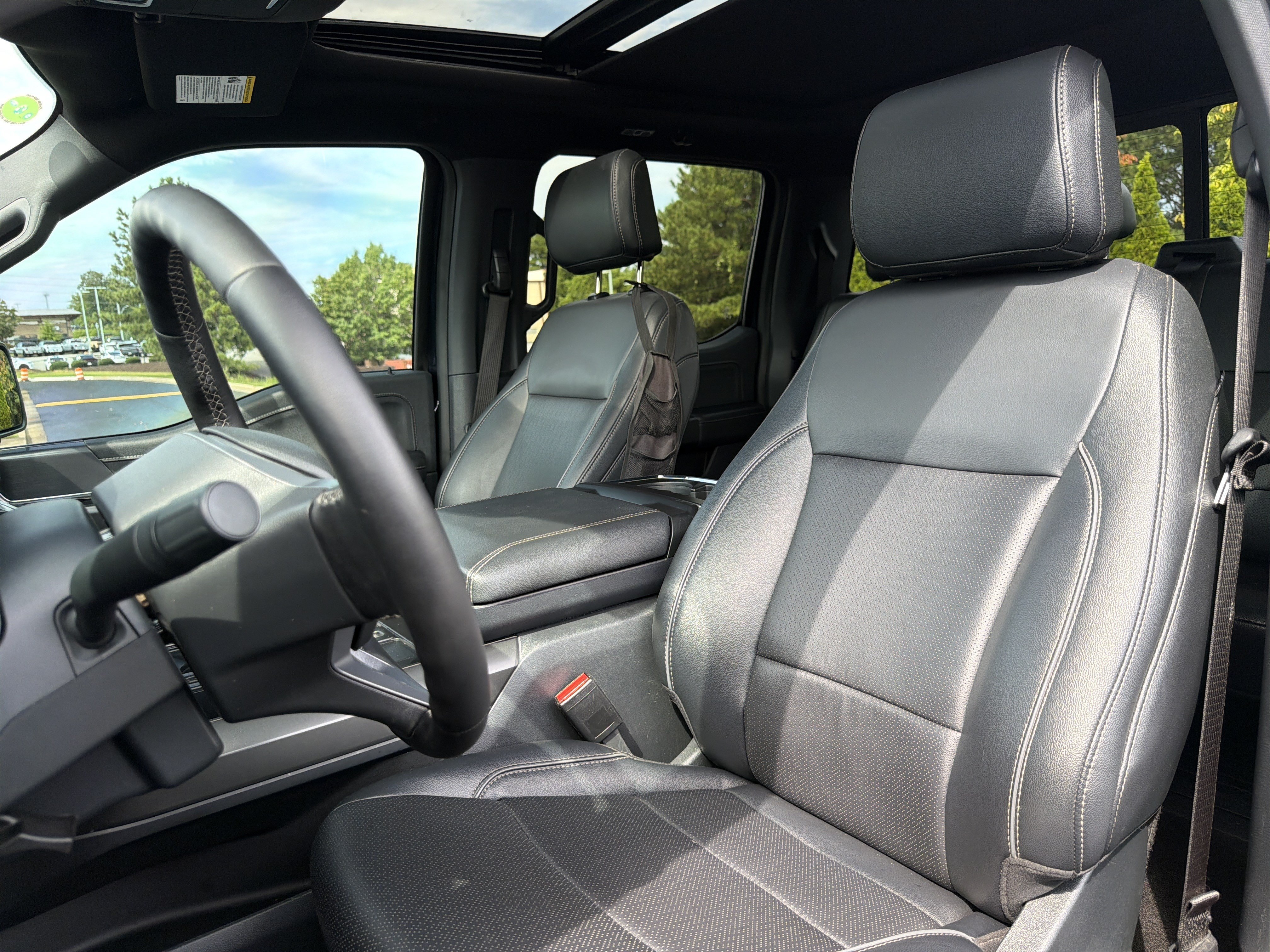 Used 2025 Ford F150 Lariat w/ Equipment Group 501A Mid AWD/4WD image 7