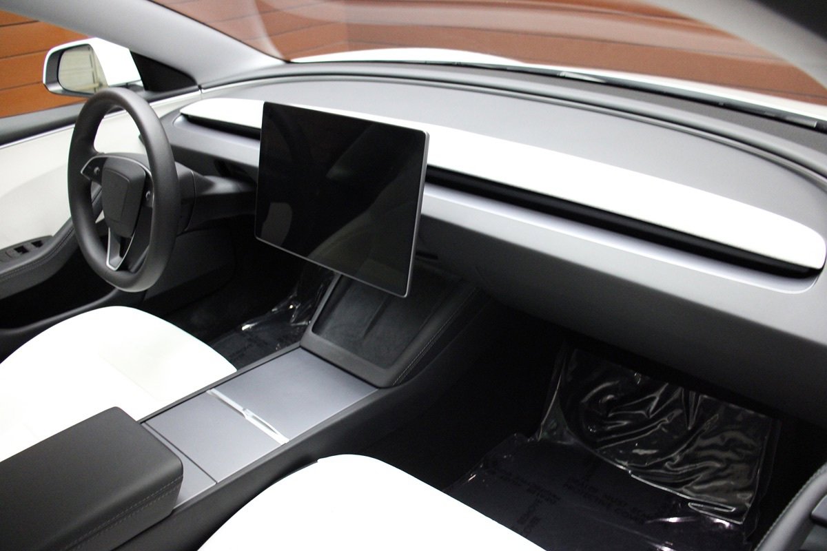 Used 2024 Tesla Model 3 Long Range RWD image 27