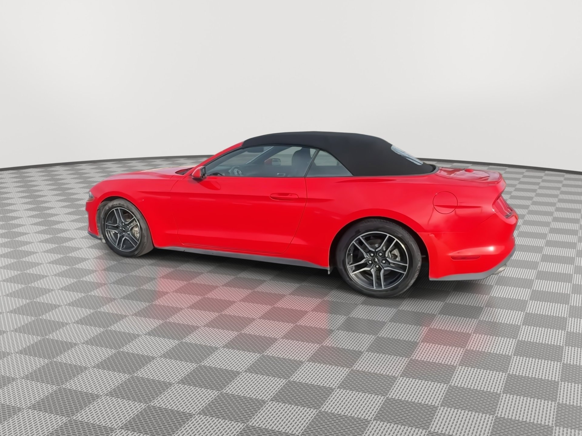 Used 2018 Ford Mustang Convertible w/ Equipment Group 101A image 6
