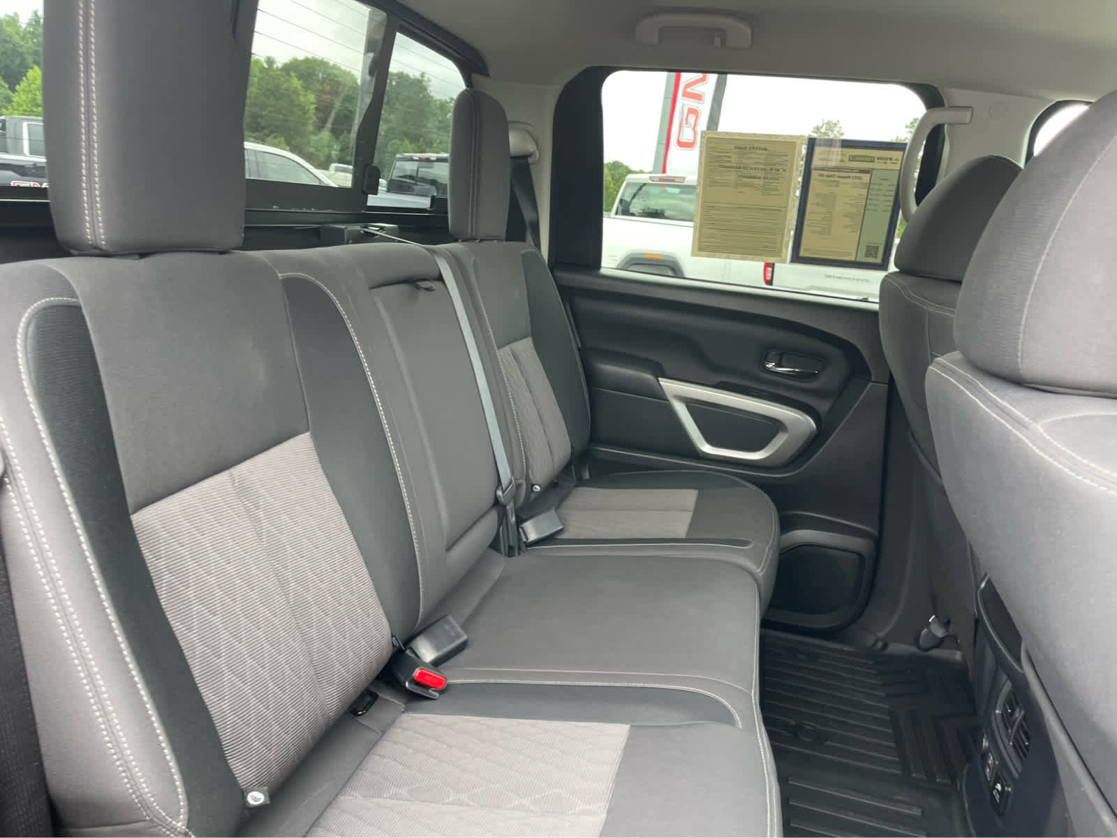 Used 2023 Nissan Titan SV w/ SV Convenience Package RWD image 23