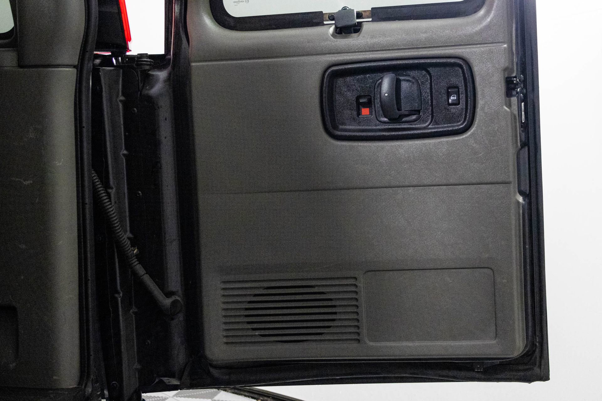 Used 2018 Chevrolet Express 3500 LT w/ LT Preferred Equipment Group image 36