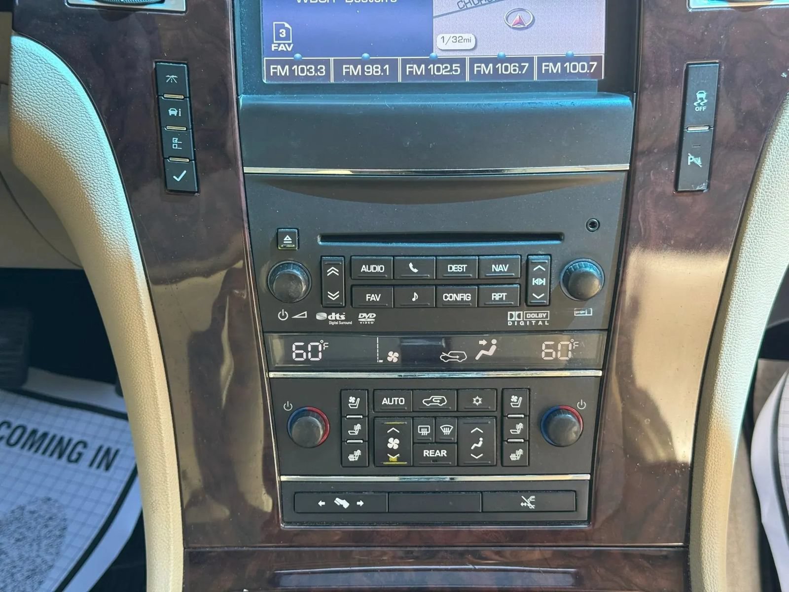 Used 2012 Cadillac Escalade Premium AWD/4WD image 25