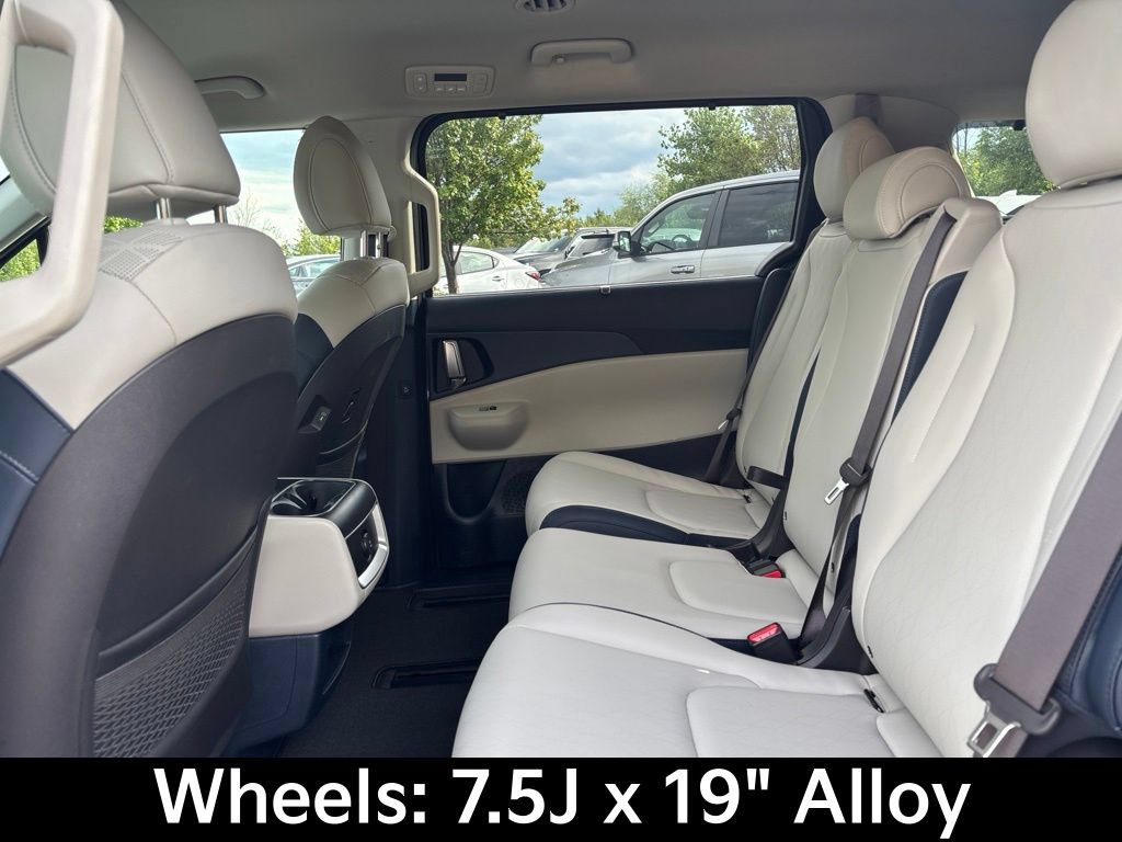 Certified 2025 Kia Carnival EX FWD image 13