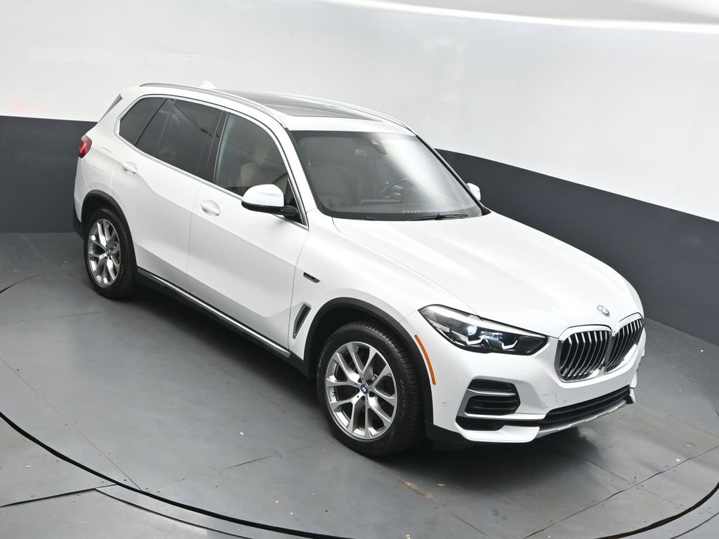 Certified 2022 BMW X5 xDrive45e w/ Premium Package image 39