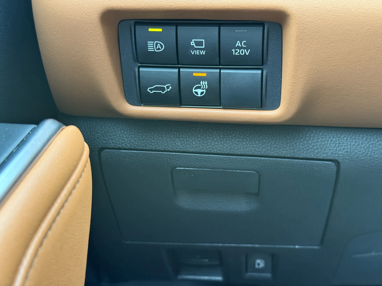 Used 2024 Toyota Highlander Platinum image 29