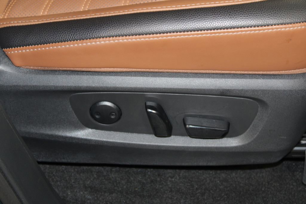 Used 2024 Nissan Pathfinder Platinum w/ Cargo Package image 29