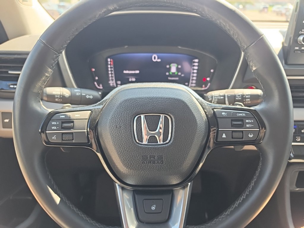 Used 2025 Honda Pilot Elite image 13