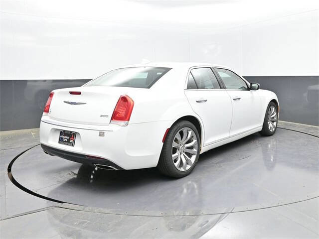 Used 2020 Chrysler 300 Limited image 19